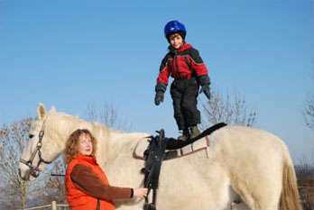 Manuel,Zesis stehend